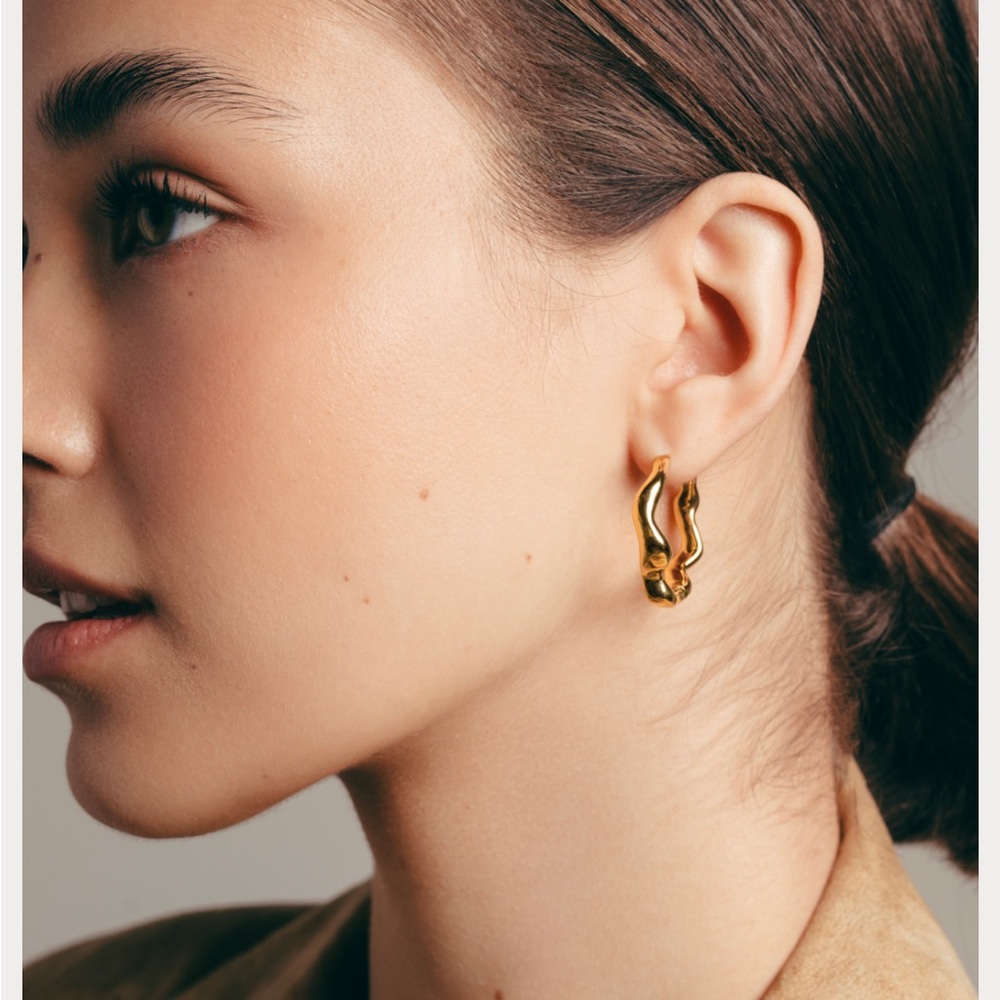 Hey Harper Dazzling Gold Hoop Earrings